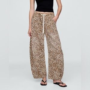 Mid Rise UltraSoft Easy Horseshoe Jeans